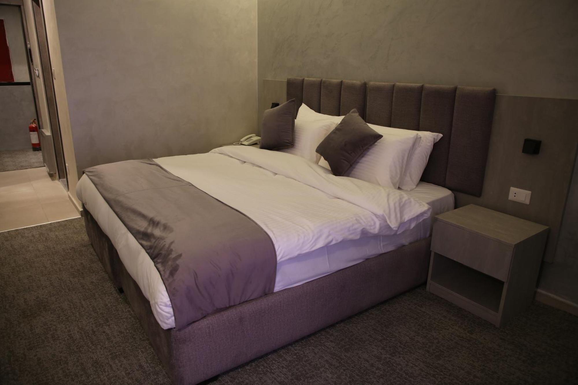 Kaya Hotel Amman Exteriör bild